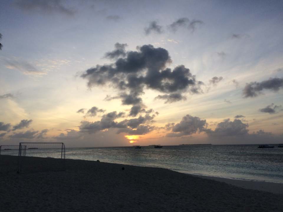 Strand Kuredu Island Resort & Spa