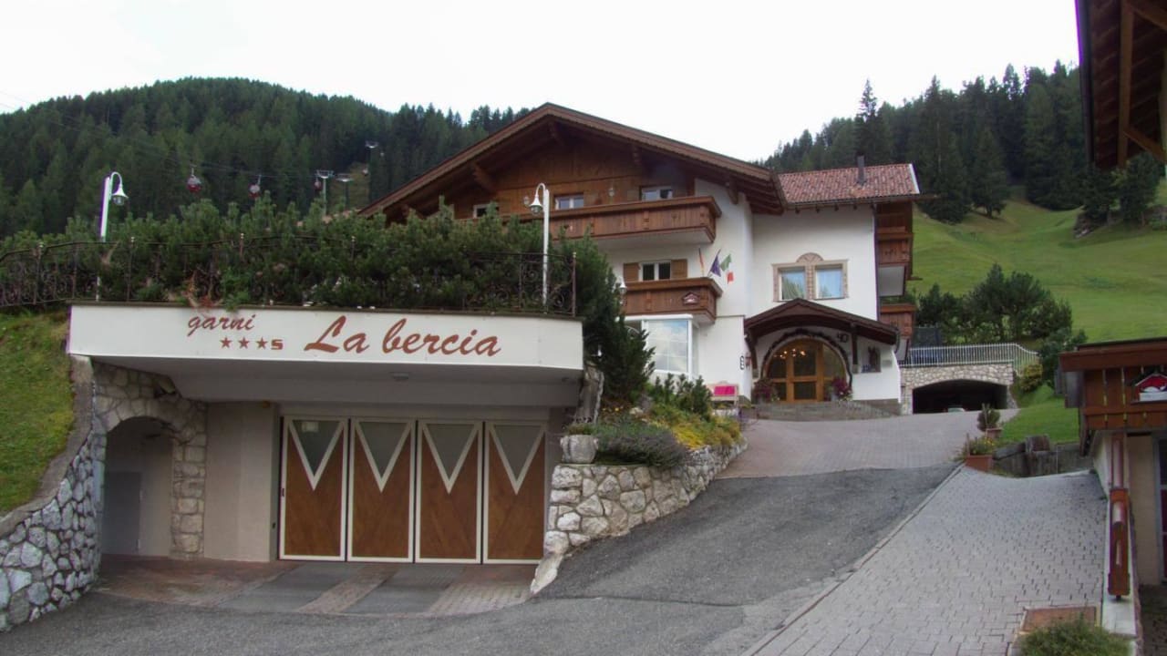 Einfahrt Tiefgarage Garni-Hotel La Bercia