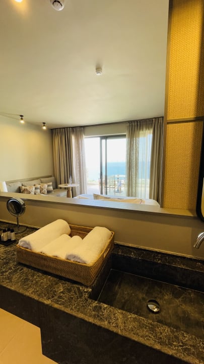 Zimmer The Royal Senses Resort, Curio Collection by Hilton