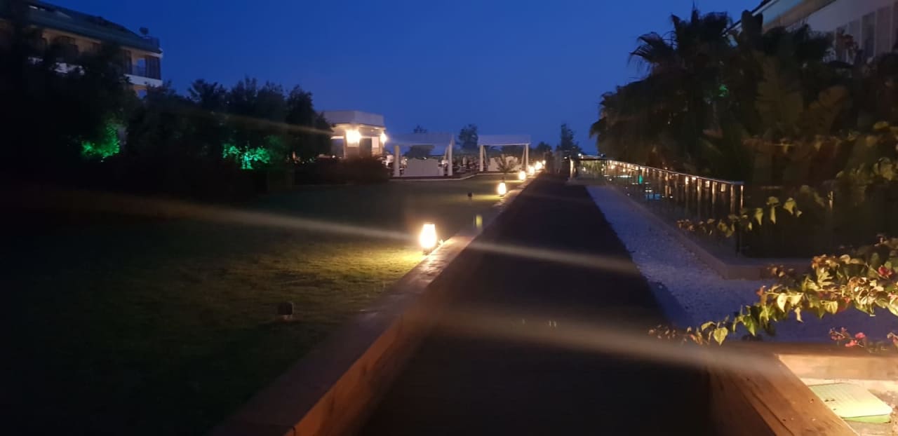 Weg zur Sunset-Bar Sentido Trendy Verbena Beach