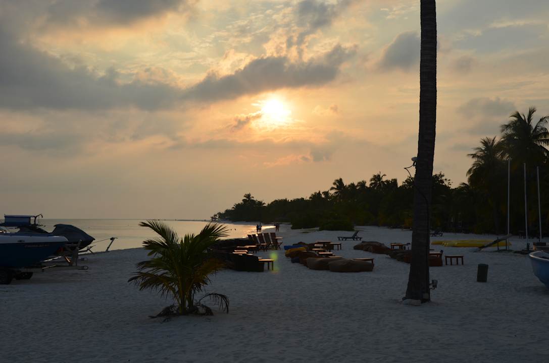 Strand Kuredu Island Resort & Spa