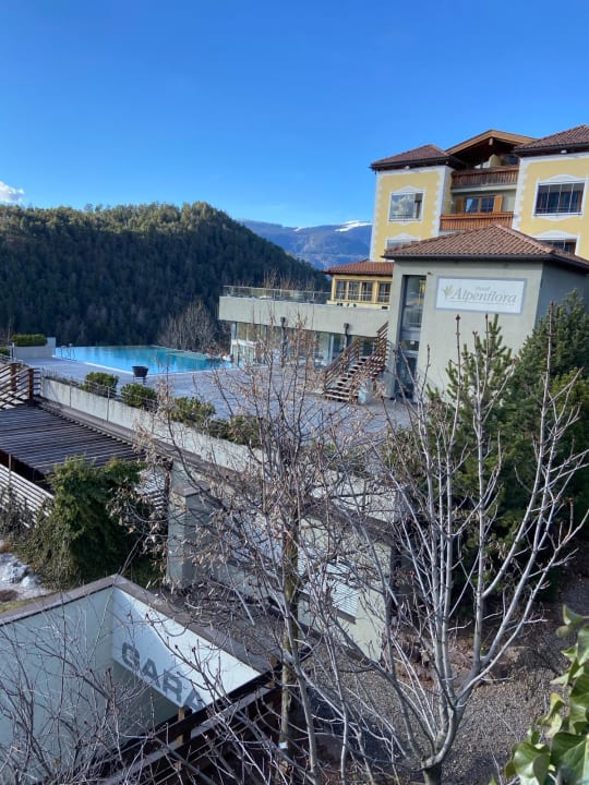 Außenansicht Hotel Alpenflora