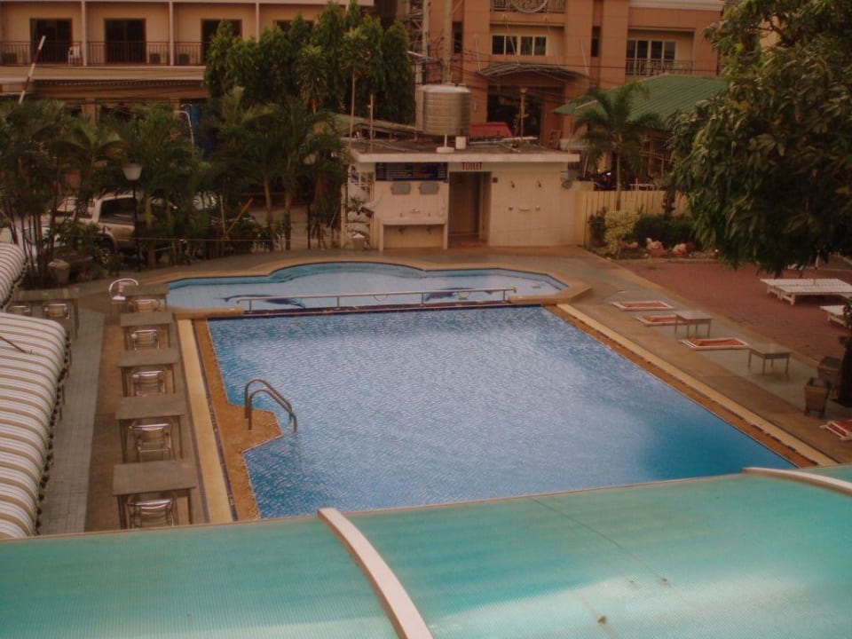 Pool vom Balkon aus Lek Hotel Pattaya
