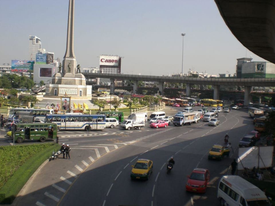 Nächste BTS-Skytrain-Station Victory Monument Hotel Century Park