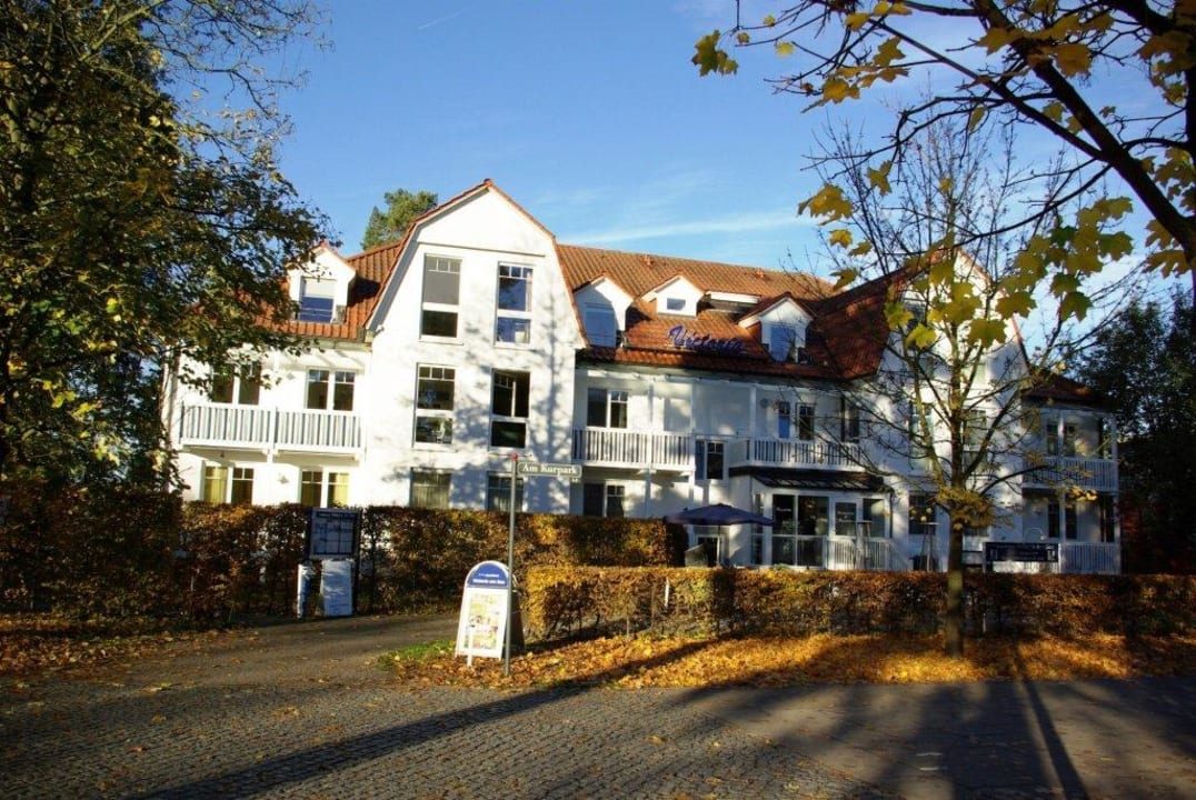 Eingang am Kurpark Victoria Suites