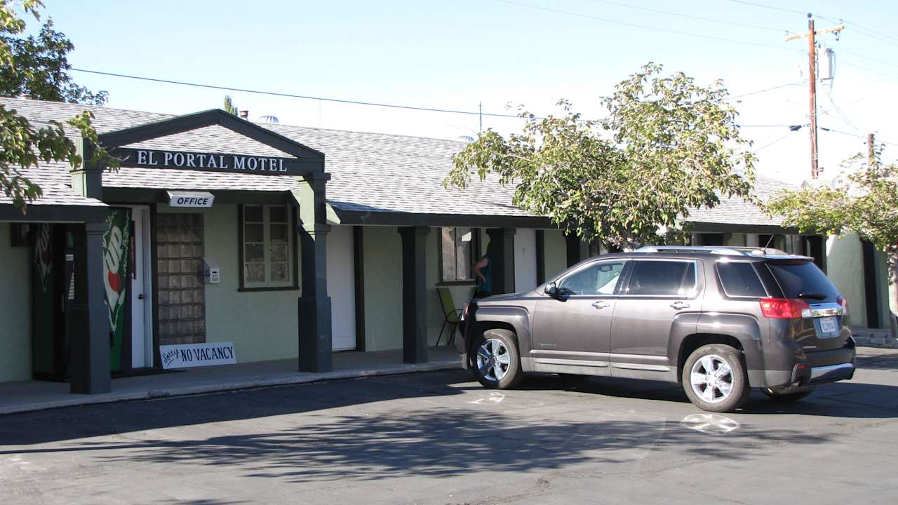 Eingang Office Motel El Portal