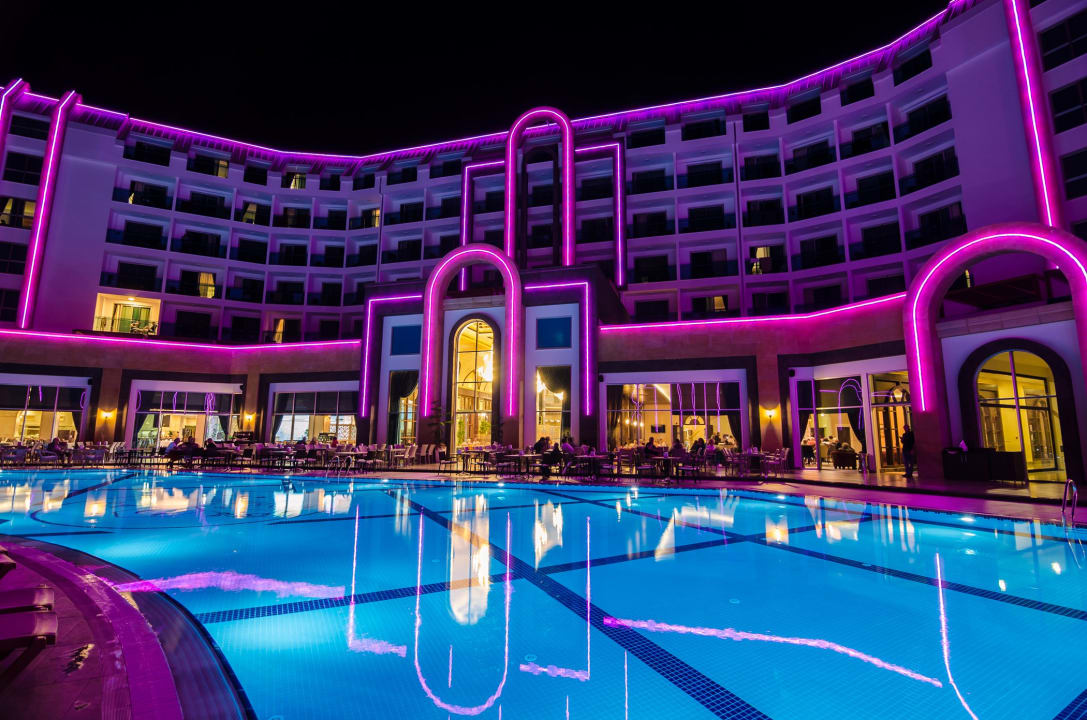 Pool The Lumos Deluxe Resort Hotel