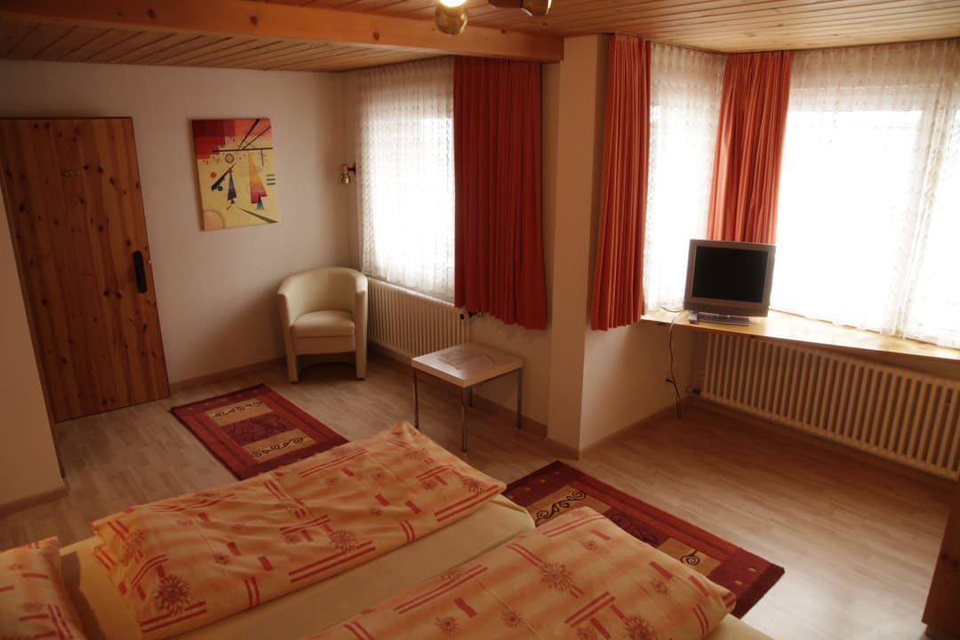 Superior MittendrINN Arosa B&B