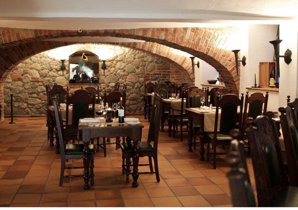 Weinkeller Seeschloss Schorssow