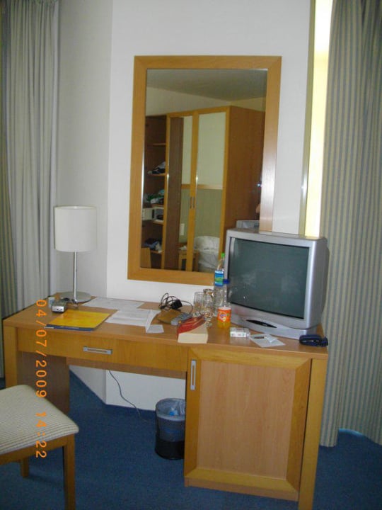 Schreibtisch mit Fernseher Meliá Sunny Beach