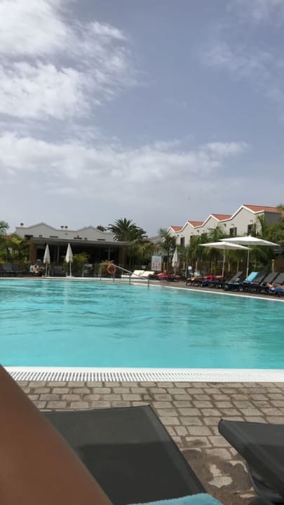 Pool LIVVO Los Calderones