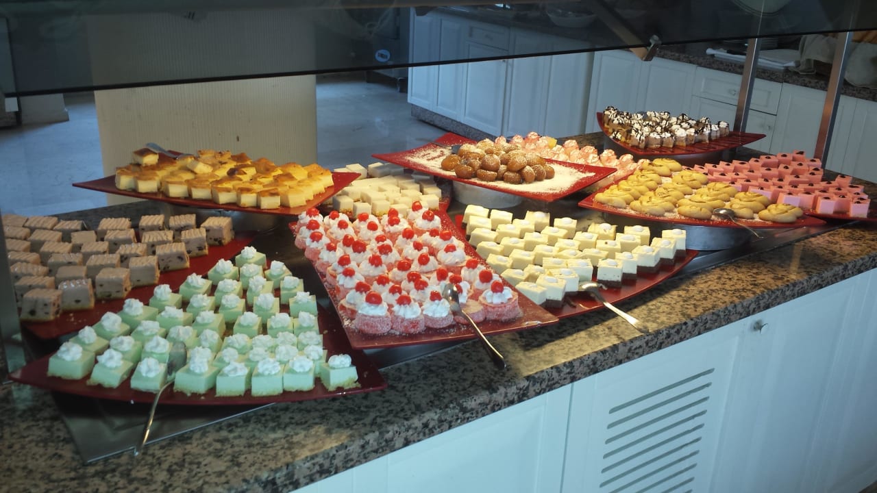 Buffet Hotel Royal Garden Beach