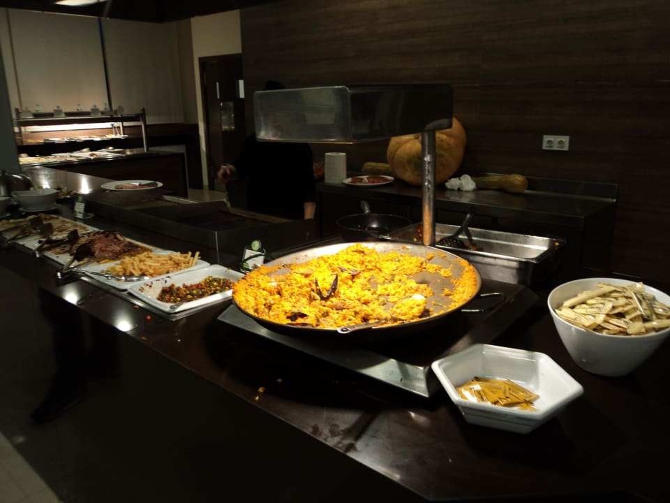 Hauptgang-Buffet Club Simó Hotel by Senator