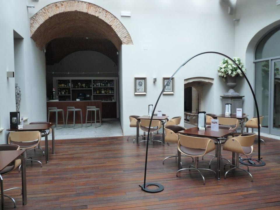 Moderner Barbereich Hotel Parador de Caceres