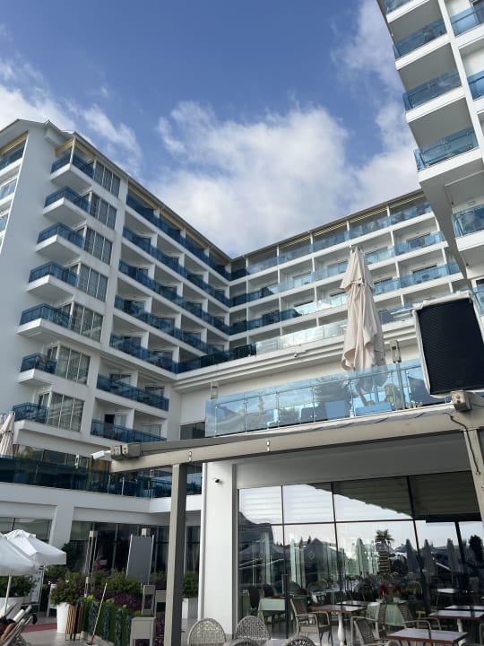 Pool Azura Deluxe Resort & Spa Hotel