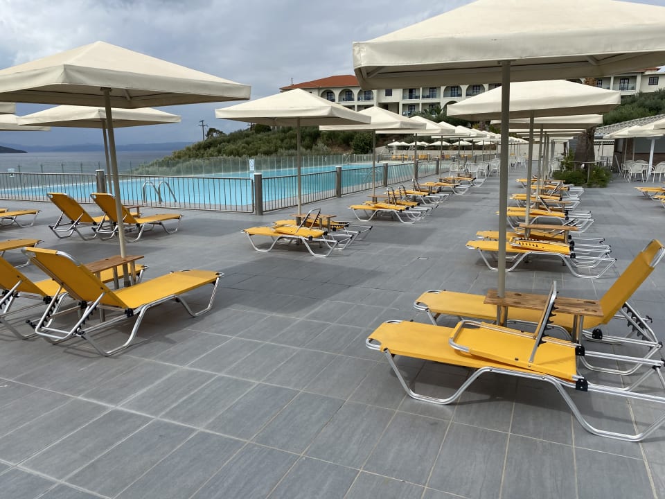 Pool Akrathos Beach Hotel