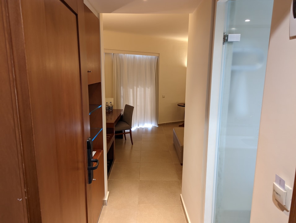 Zimmer Apollonia Beach Resort & Spa