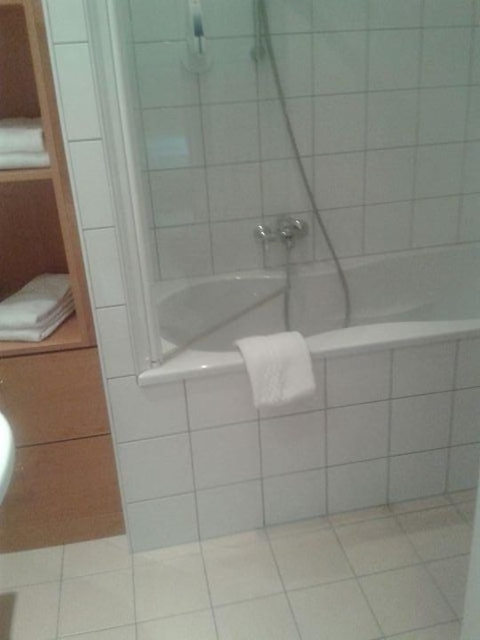 Badewanne mit Dusche Aldiana Club Schlanitzen Alm