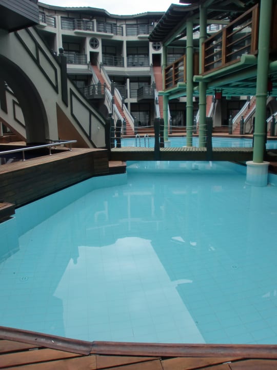Poolanlage beim Lobbybar und Famielen zimmer Limak Lara Deluxe Hotel & Resort
