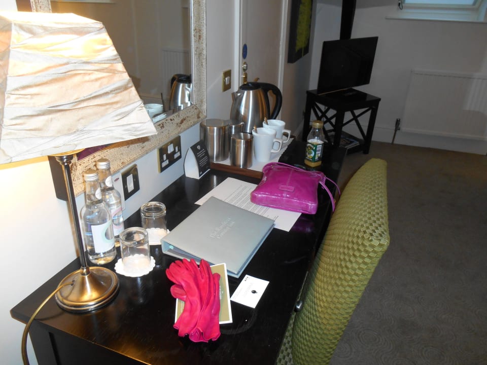 Dressing table Hotel Washbourne Court