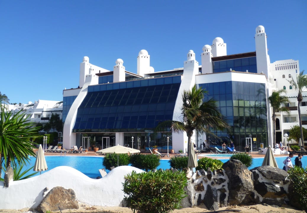 Hotel von der Promenade aus gesehen H10 Timanfaya Palace - Adults only