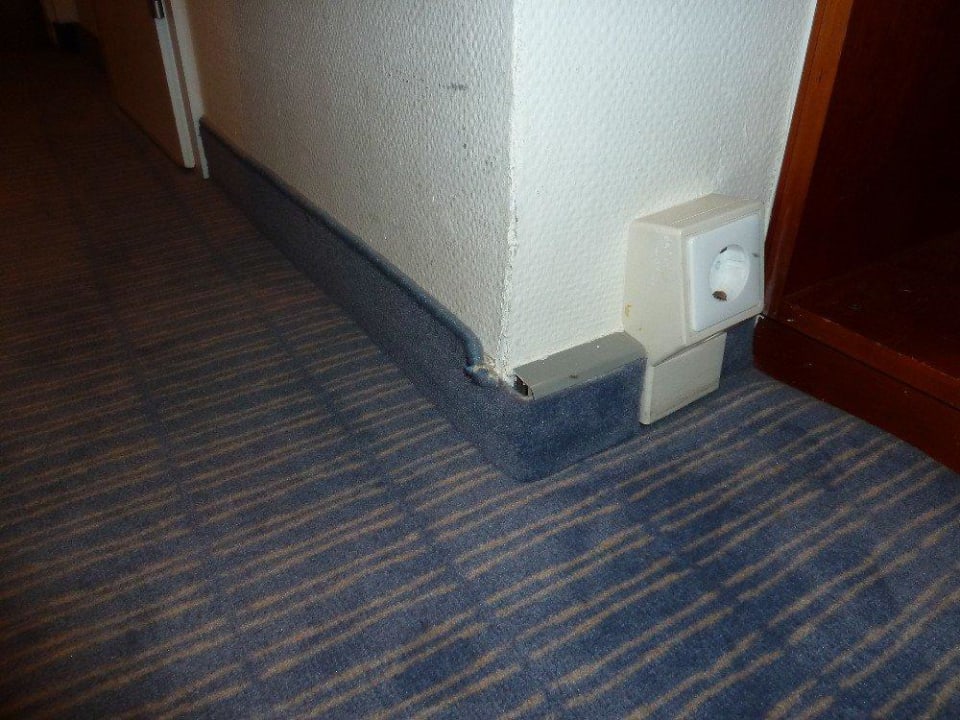 Bodenbelag mit sich lösenden Kanten Best Western Hotel Leipzig City Center