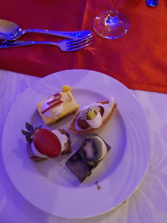 Gastro Kaisol Romance Resort