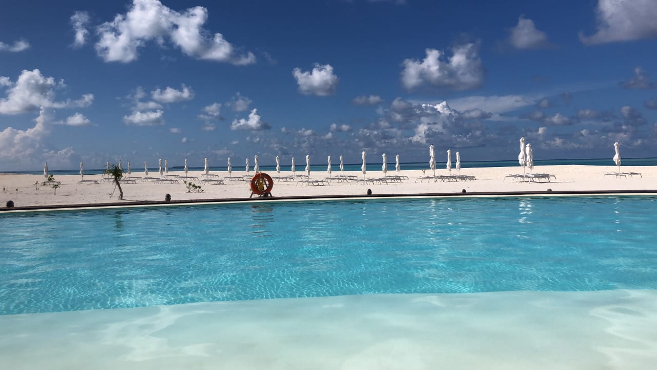 Pool Cinnamon Velifushi Maldives - Free One-Way Speedboat and 02 Kids Under 12 Stay & Dine Free