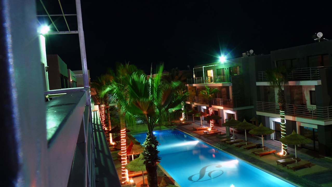 Noční pohled Seagull Beach Resort