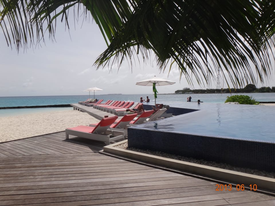 Infinity Pool Kuramathi Maldives