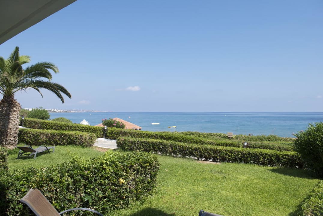 Blick zum Meer Alexander Beach Hotel & Village Resort