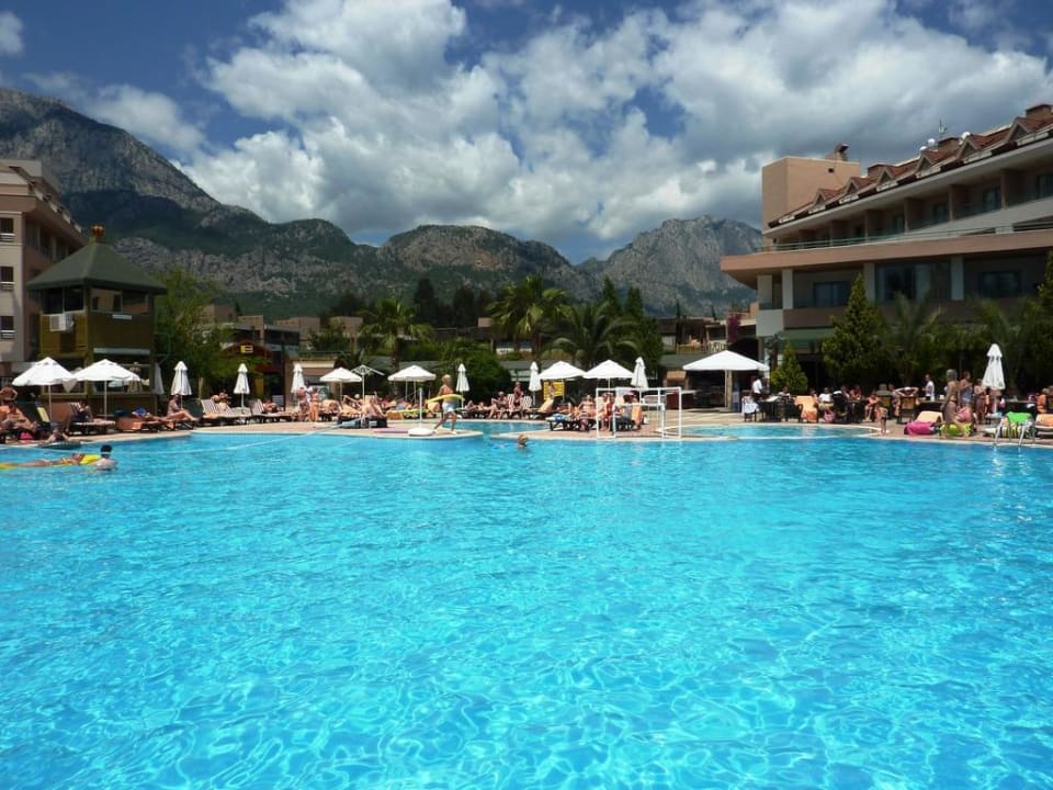 Schön angelegte Pools Greenwood Kemer Resort