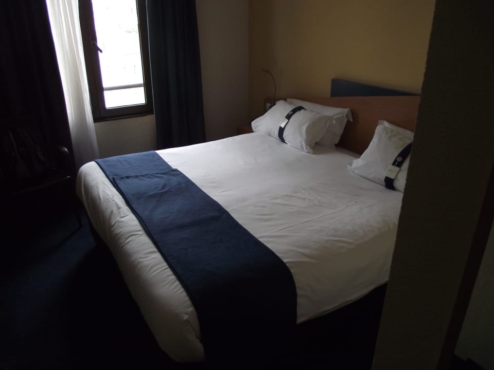 Echt bequemes Doppelbett Hotel Inn Design Paris Place d’Italie