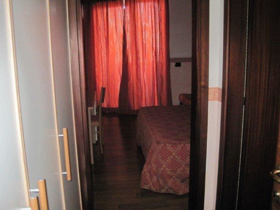 Zimmereingang Hotel Carlton