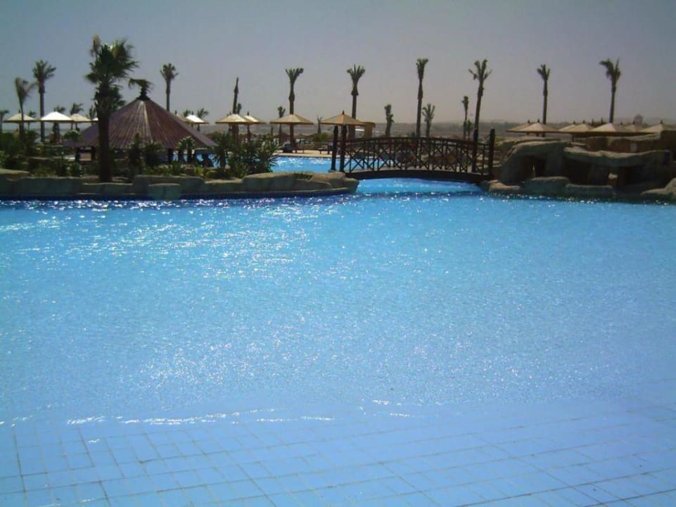 Hauptpool SUNRISE Royal Makadi Resort