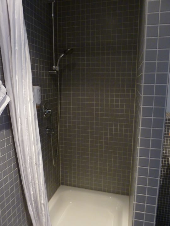 Einzelzimmer mit Bad Internationales Studierendenhotel Stuttgart