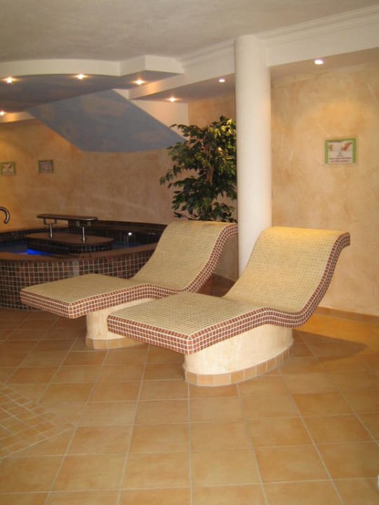 Liegen im Wellnessbereich Naturhotel Reissenlehen