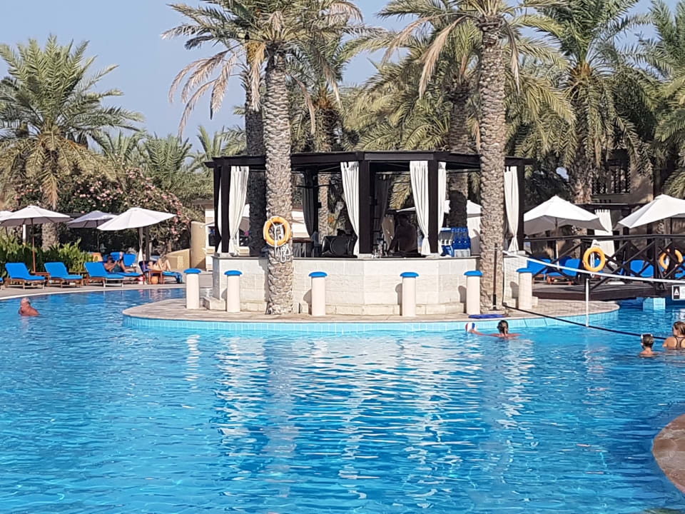 Pool Miramar Al Aqah Beach Resort