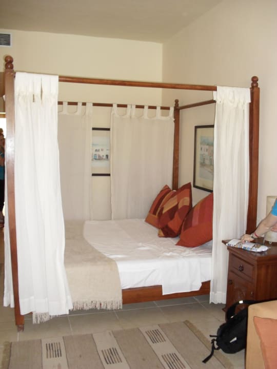 Sypialnia Pasadena Hotel & Resort