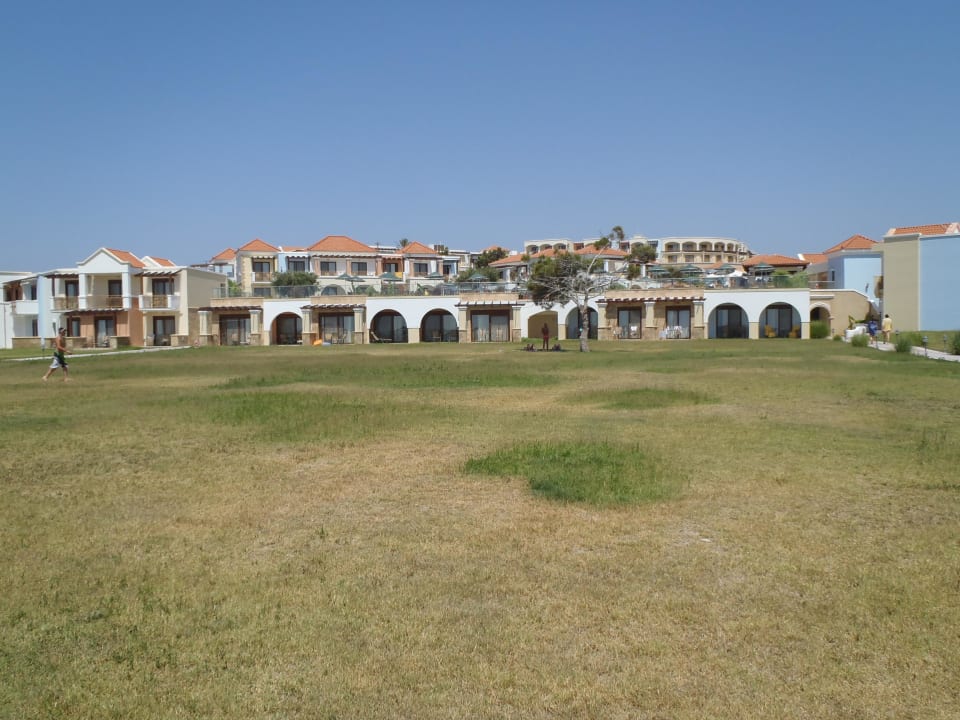 Trávník u pláže Lindos Imperial Resort & Spa