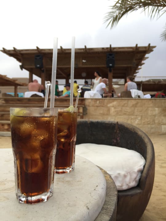 Restaurant The Breakers Diving & Surfing Lodge