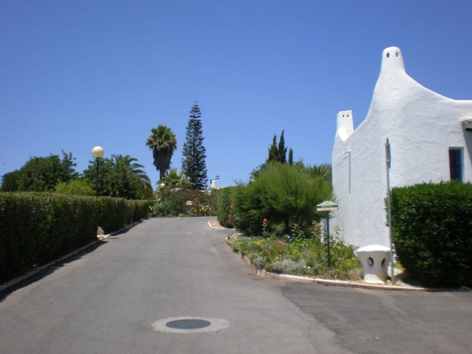 Hauptweg in der Anlage Hotel Quinta do Paraiso