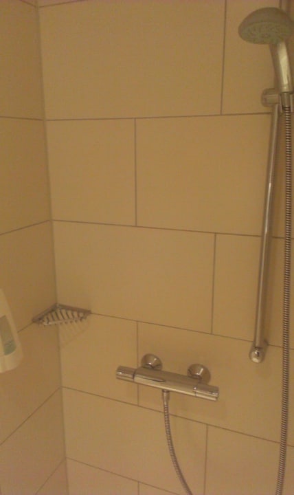Die große ebenerdige Dusche Friendly Cityhotel Oktopus