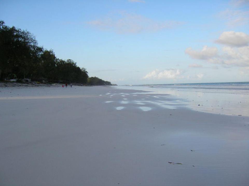 Strand in Höhe Diani Sea Lodge Kaskazi Beach Resort