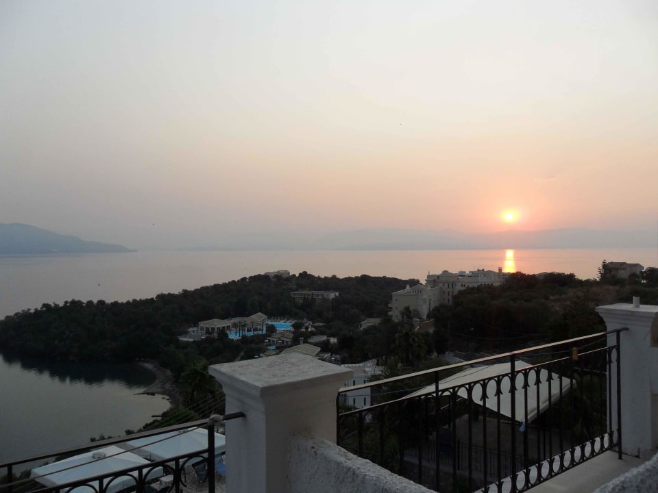 Sonnenaufgang vom Balkon aus Kommeno Bella Vista Apartments