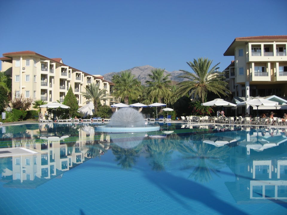 Pool,Palmen und Berge,was will man mehr Le Jardin Resort