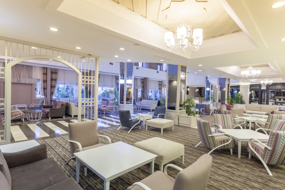 Lobby Bella Resort & Spa