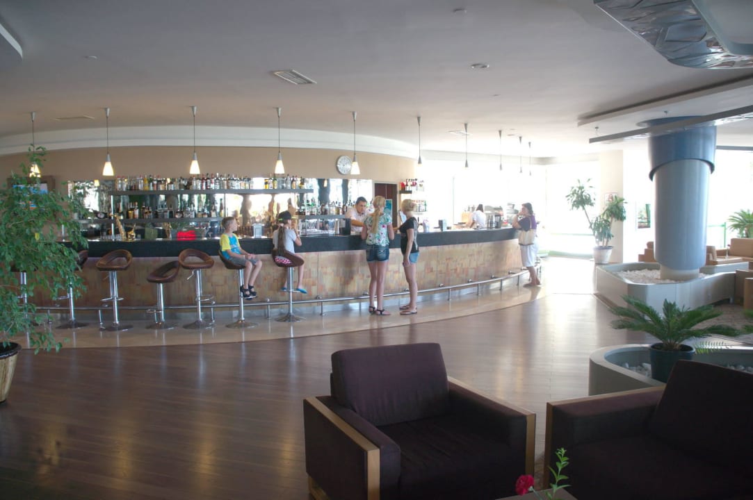 Лобби бар VONRESORT Golden Coast