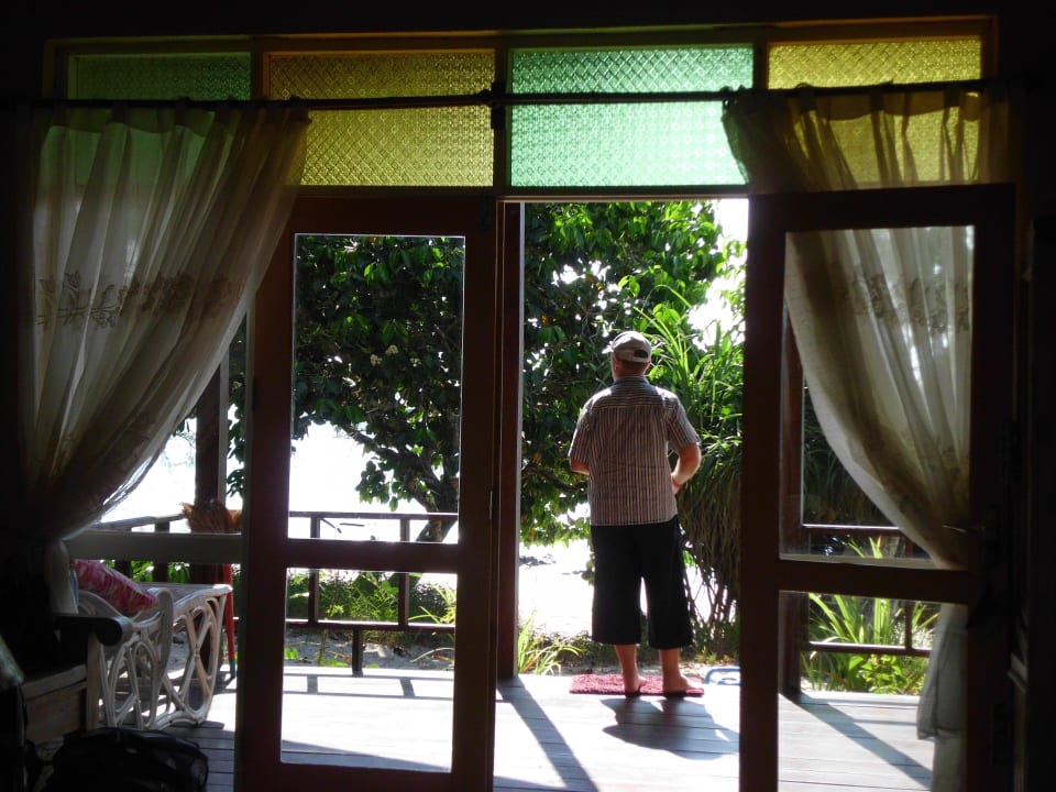 Blick aus Bungi Richtung Strand Heaven Beach Resort