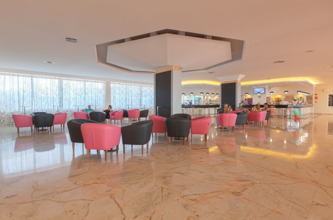 Lobby Sirenis Seaview Country Club